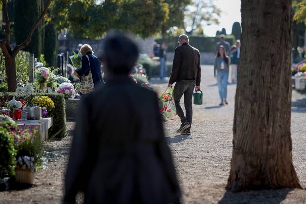 Zadar: Blagdan Svih svetih na Gradskom groblju