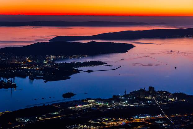 Bajkoviti zalazak sunca iznad Kozjaka