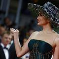 Ovakvu haljinu još niste vidjeli: Glumica iz Kambodže iznenadila na crvenom tepihu u Cannesu