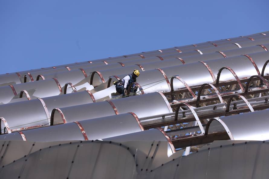 Split: Uklanjanje opasnih dijelova krova stadiona Poljud