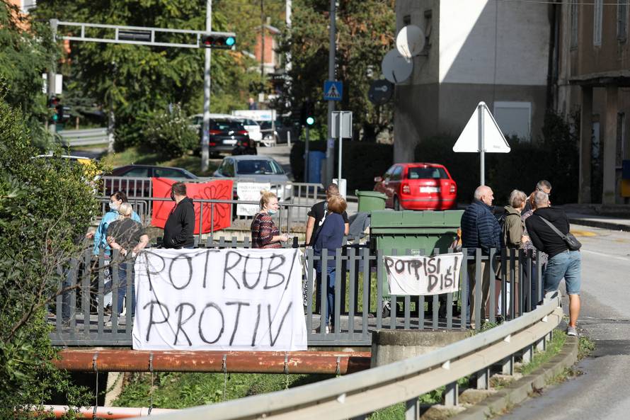 Zagreb: Stanovnici Črnomerca mirno prosvjedovali zbog izgradnje reciklažnog dvorišta
