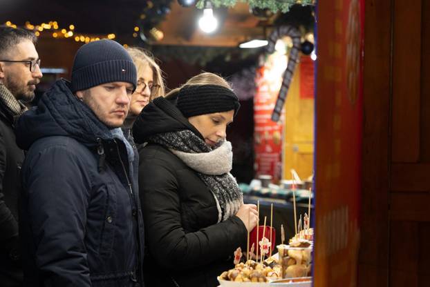 Osijek: Otvorenje Adventa uz koncert Danijele Martinović