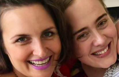 Adele spasila život prijateljici: 'Majke, pričajte o problemima'