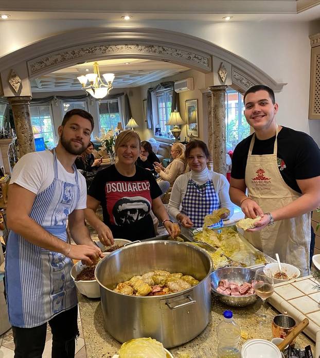 Sve pršti od luksuza: Lepa Brena prodaje vilu Aleksandri Prijović. Evo kako izgleda raskošna kuća