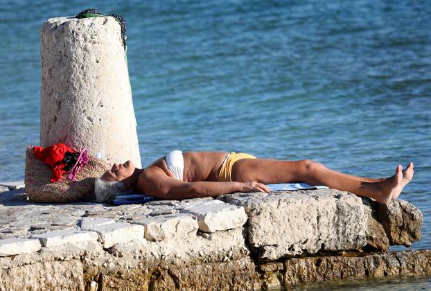 More u Primoštenu još je uvijek ugodno za kupanje