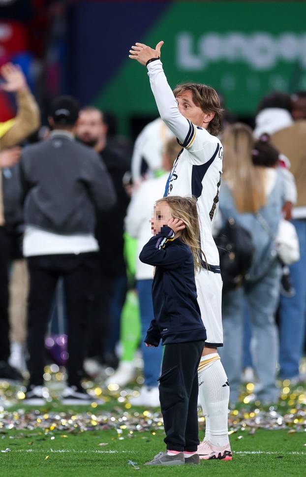 FOTO Tata, opet si prvak: Evo kako je Modrić slavio s obitelji