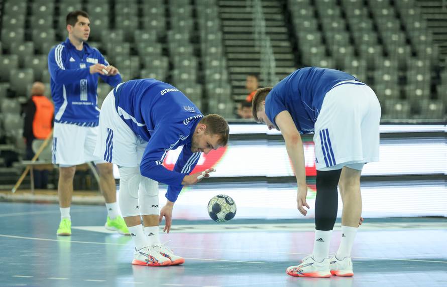 Zagreb: Zagrijavanje igrača uoči početka utakmice RK Zagreb i Paris Saint-Germain