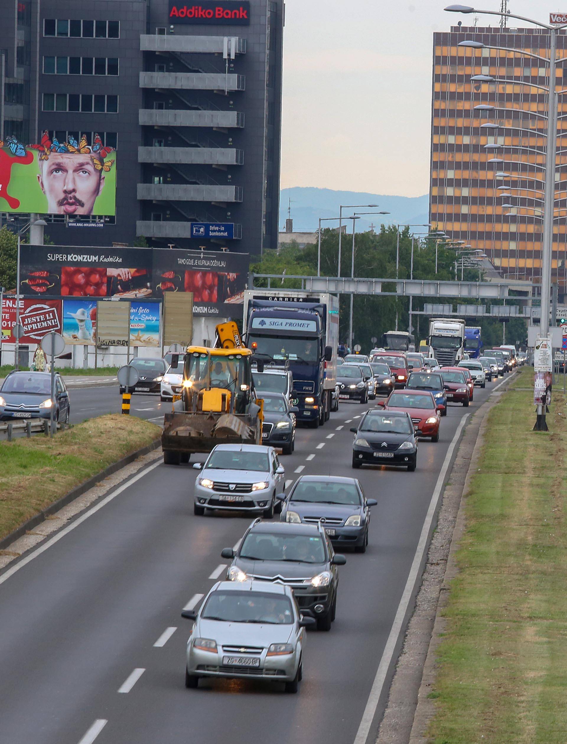 Za niže cijene goriva: Promet stao u Zagrebu, Osijeku, Rijeci