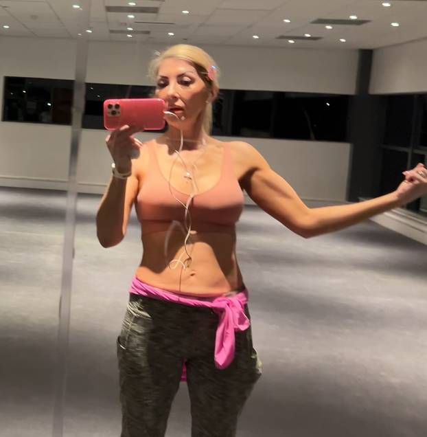 FOTO 'Bila sam muškobanjasta, ali uložila sam u izgled i sada sam savršena poput Barbie!'