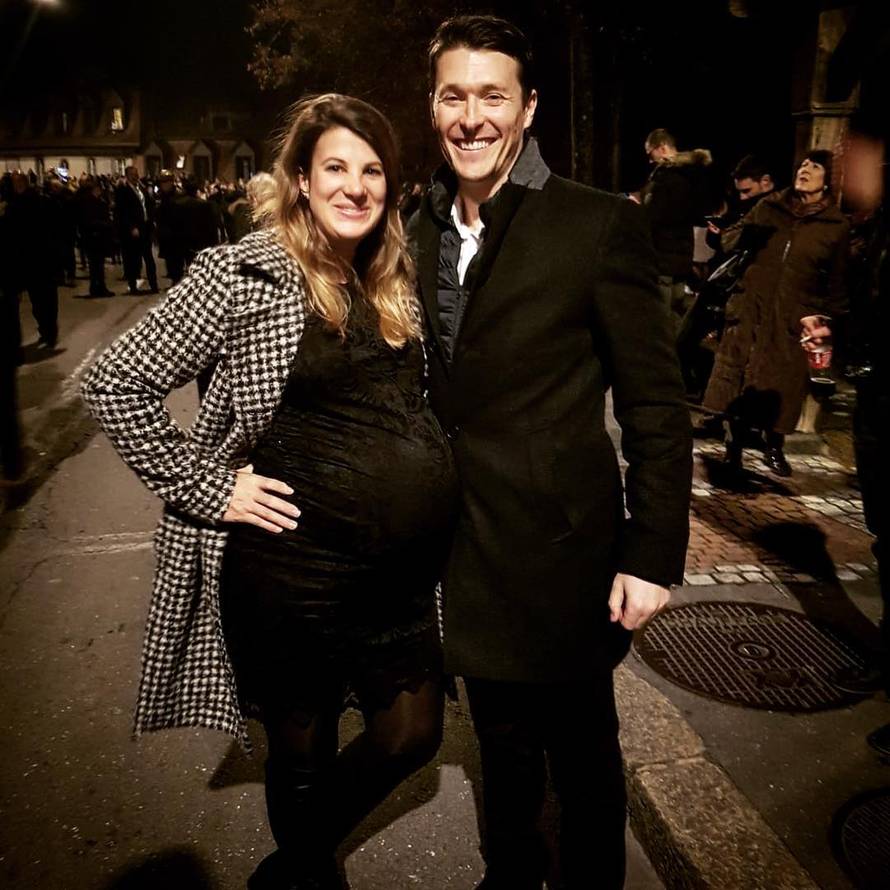 Ana Jelušić izvela kćer Ninu u šetnju dva tjedna nakon poroda