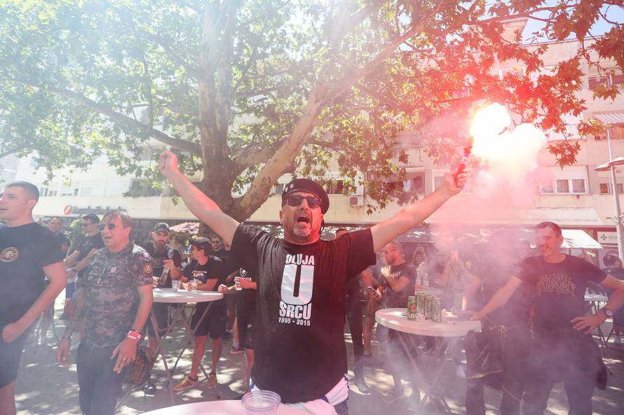 Brojni obožavatelji na ulicama Sinja uoči Thompsonovog koncerta