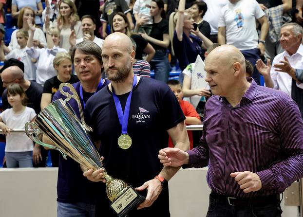 Split: Vaterpolisti Jadrana obranili naslov prvaka treću godinu zaredom