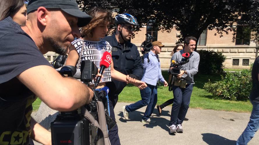 U 'Hodu za život' 7000 ljudi, priveli dvije antiprosvjednice