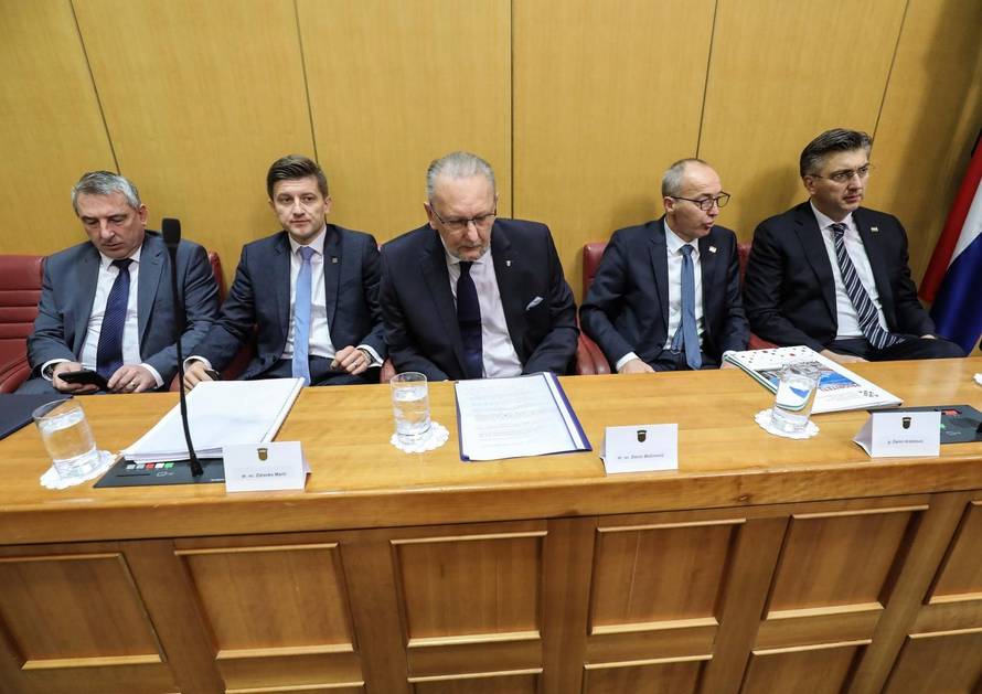 Zagreb: 16. sjednica Hrvatskog sabora započela "aktualnim prijepodnevom"