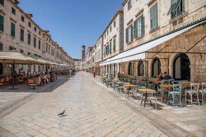 Dubrovnik: Malobrojni turisti u staroj gradskoj jezgri