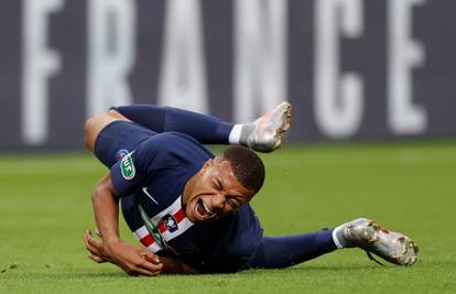 PSG osvojio Kup, Mbappe u suzama napustio travnjak!