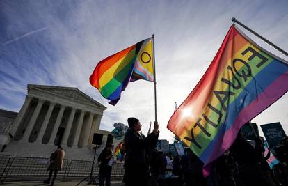 Rekordan broj Amerikanaca identificira se kao LGBTQ osobe
