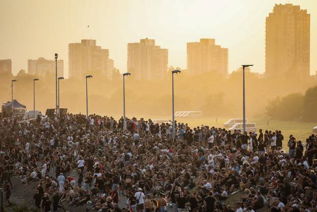 Zagreb: Veliki broj građana pratit će koncert sa savskog nasipa i Mosta slobode