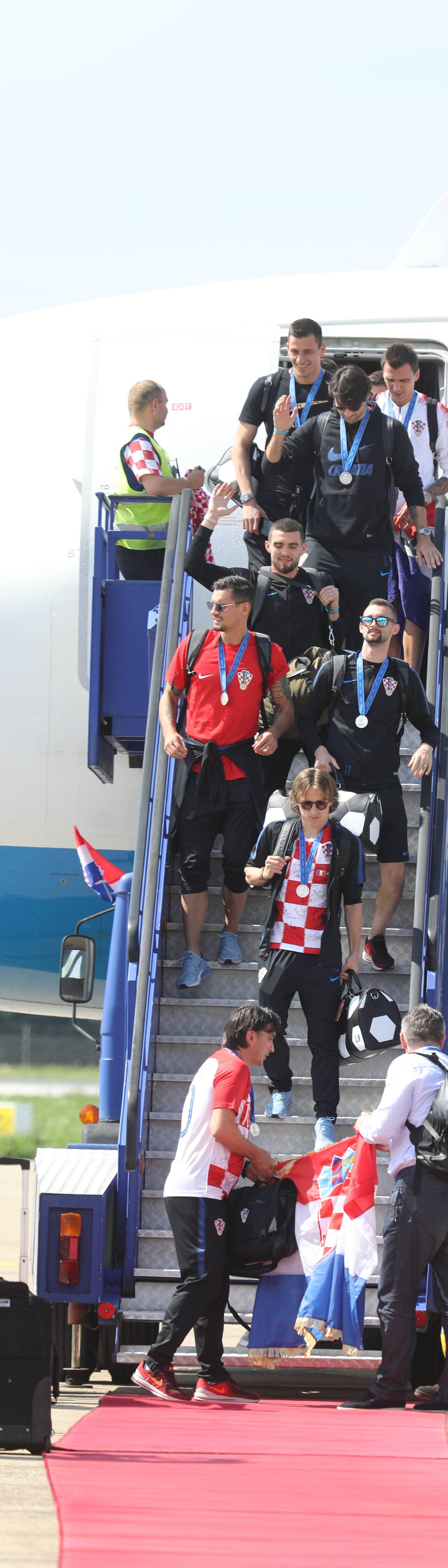 Vatreni sletjeli u ZraÄnu luku dr. Franjo TuÄman