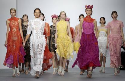 Bora Aksu, Hunter i H. Fulton otvorili London fashion week