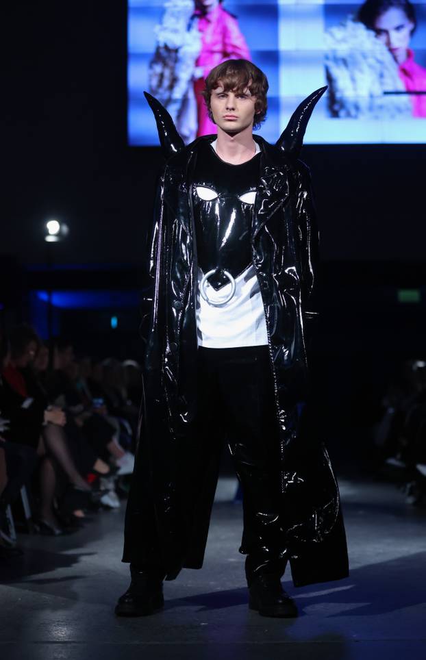 DIPMOD_10 - modna revija diplomskih kolekcija studenata Sveučilišta u Zagrebu Tekstilno-tehnološkog fakulteta