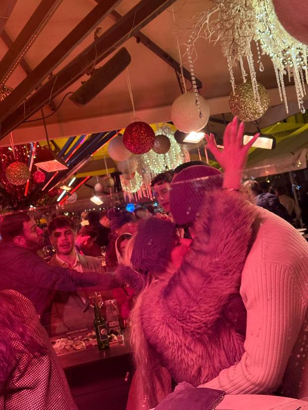 FOTOEKSKLUZIV Joško Gvardiol grlio plavokosu damu u Zagrebu