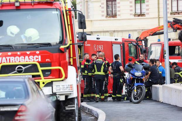 Vatrogasci cijelu noć gasili požar kod Omiša
