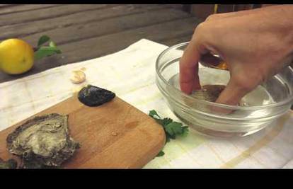 Video trik: Kako pripremiti i kupiti školjke?