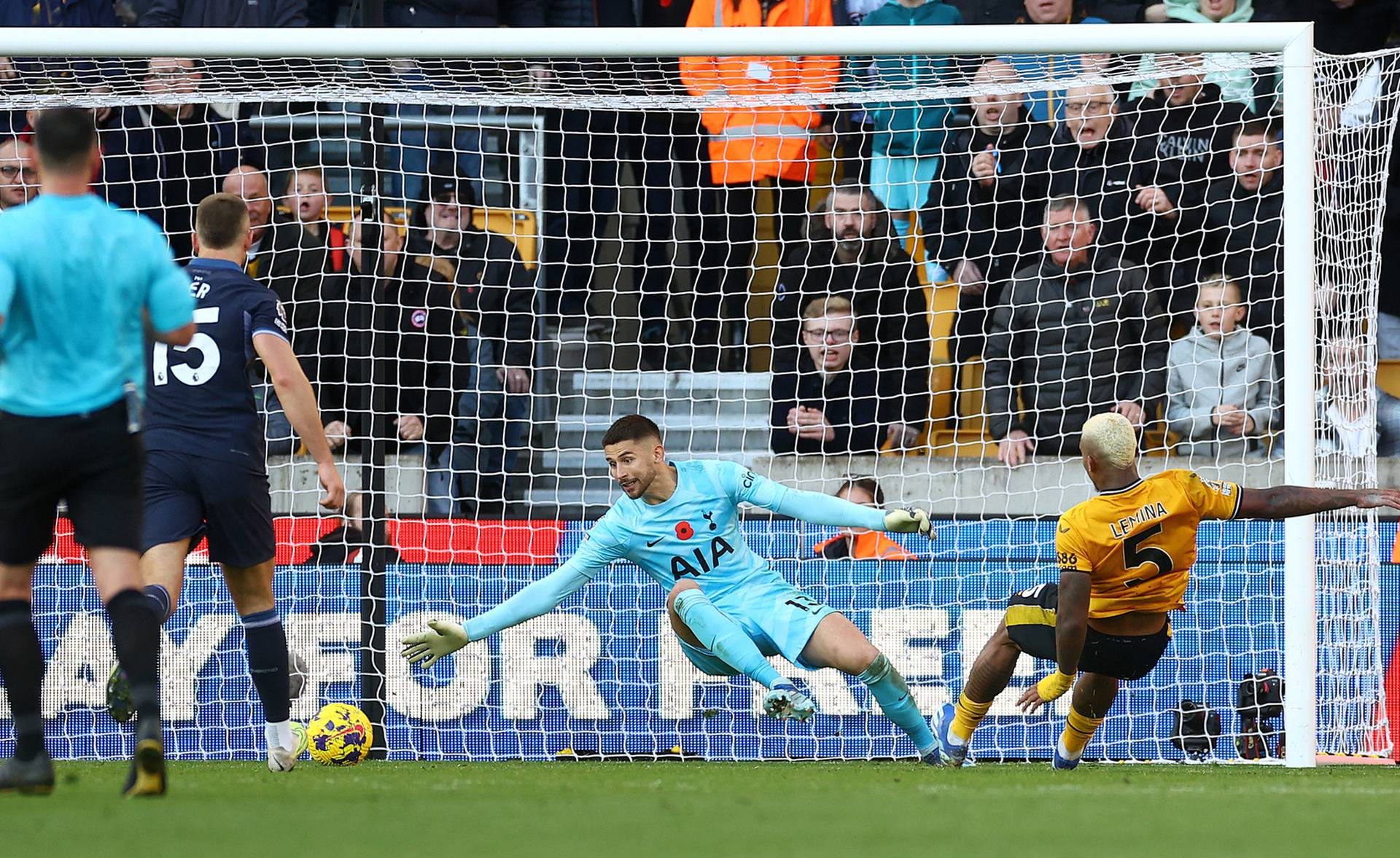 Premier League - Wolverhampton Wanderers v Tottenham Hotspur