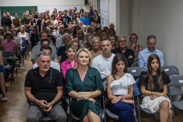 Vela Luka: Promocija novog albuma Olivera Dragojevića “Dolaziš”