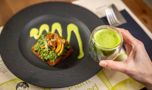 BioMania odu&scaron;evila goste na ve&ccaron;eri posve&cacute;enoj matcha i hojicha &ccaron;aju i sirovim slasticama