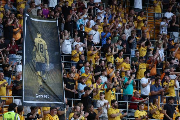 Premier League - Wolverhampton Wanderers v Manchester City