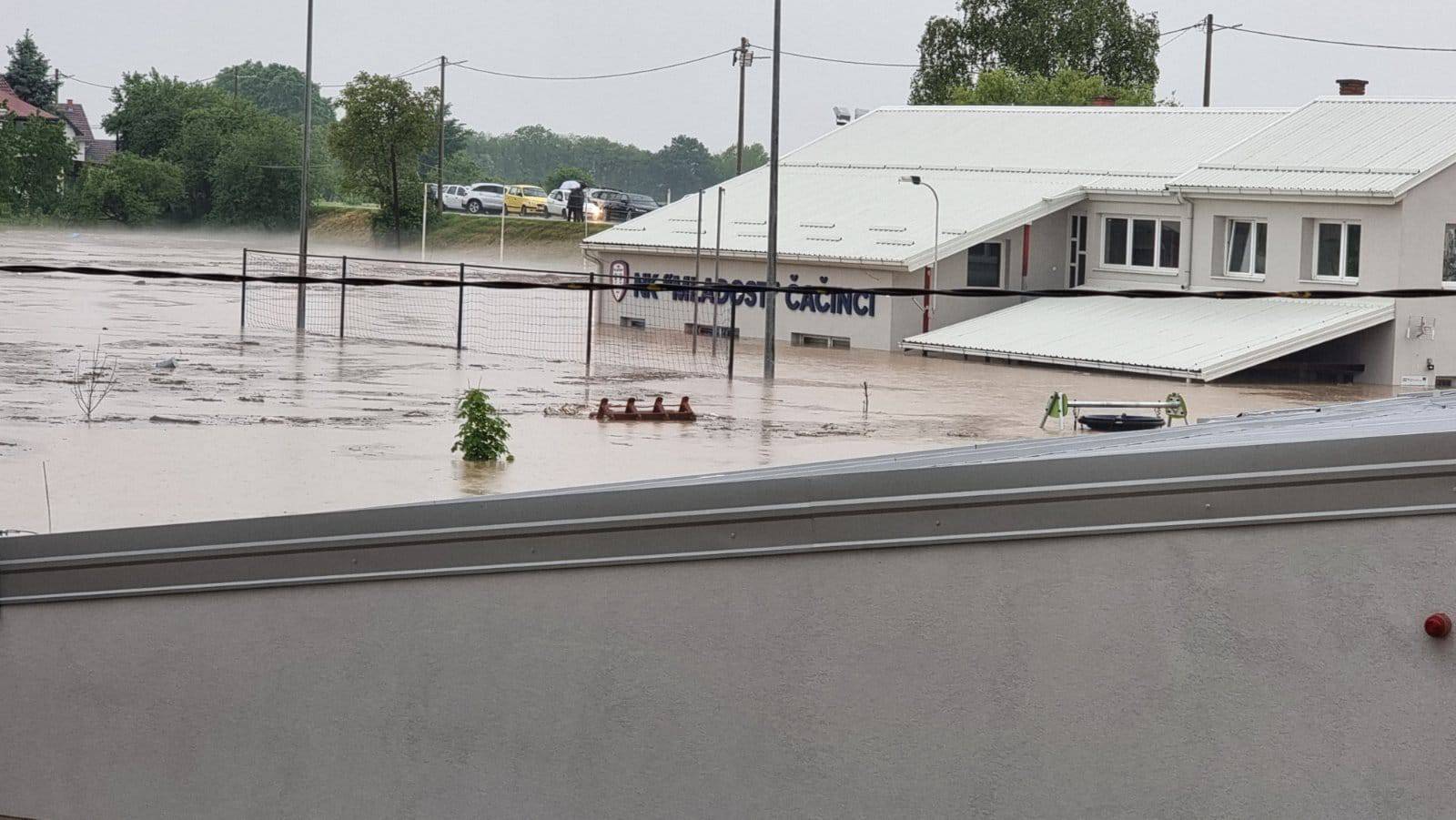 VIDEO Katastrofa u Čačincima, vrtić i klub potopljeni: Kaotično je, tek treba vidjeti svu štetu