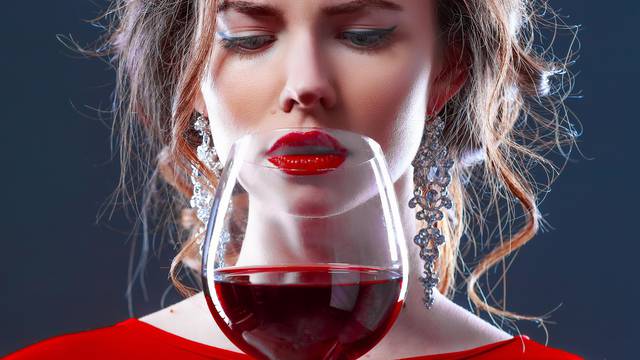 Ljudi u vinu uživaju od davnina: Danas i vi ispijte koju čašicu