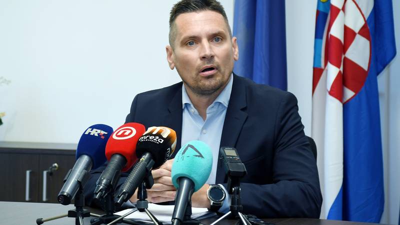 HDZ responded to the SDP: ‘Orlic will have a lower salary in Sisak than your former mayor!’