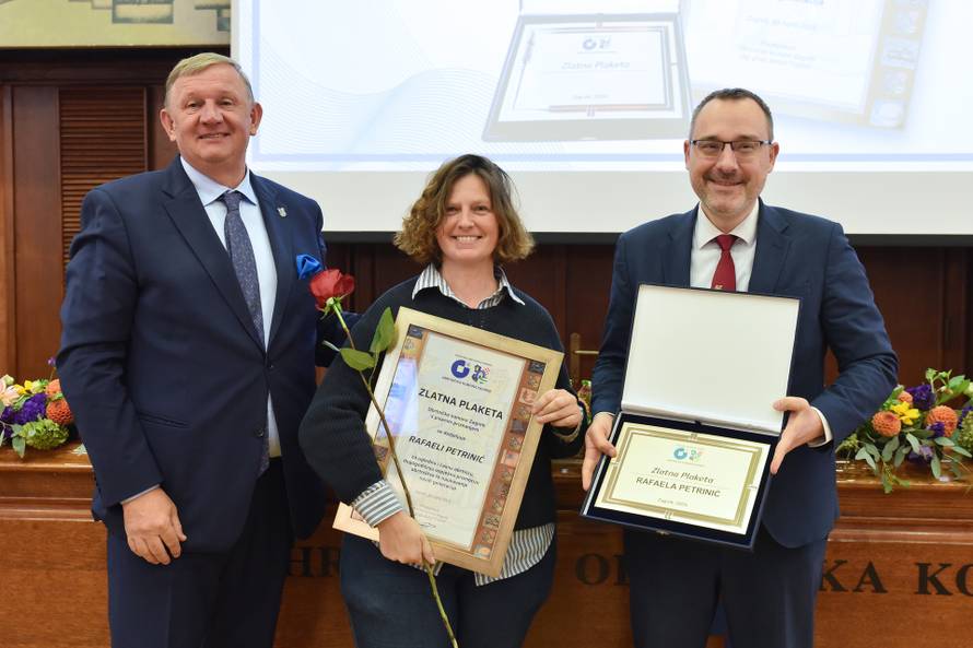 Pune kućni budžet i ruše tržište: 'Nedovoljna je kontrola prodaje cvijeća preko interneta'