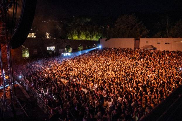 FOTO Mrežaste čarape i korzet: Severina je očarala u Opatiji