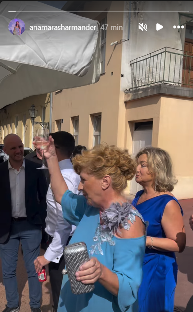 Kakav spektakl! Zvijezda serije 'San snova' i supruga 'zapalili' binu, a Hajduk bio šlag na torti