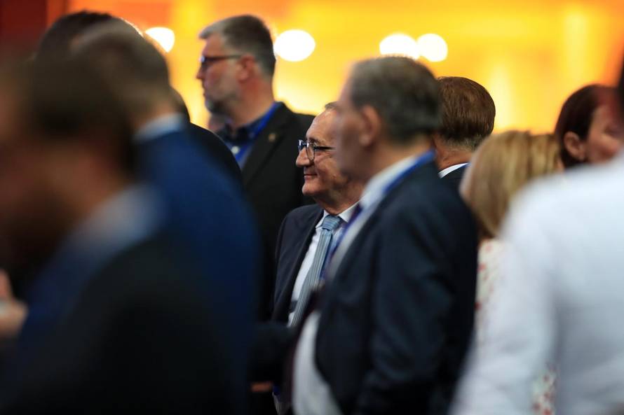 Merkel i Weber: 'Nacionalizam je neprijatelj, želi uništiti EU'