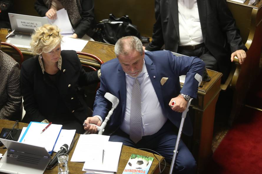 Bandiću je prošao proračun: 'Prodali su se za 1400 kuna'