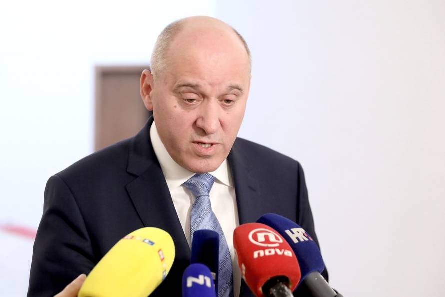 Zagreb: Branko BaÄiÄ dao izjavu nakon sjednice Kluba zastupnika HDZ-a