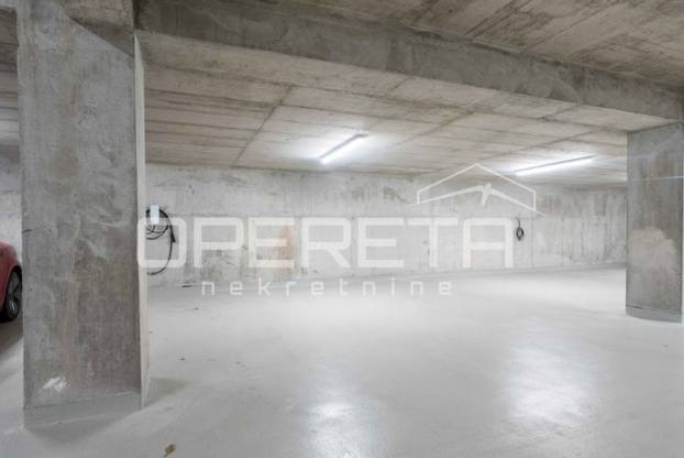 FOTO Stan u srcu Varaždina ima bazen, jacuzzi i saunu! Cijena će mnoge iznenaditi...