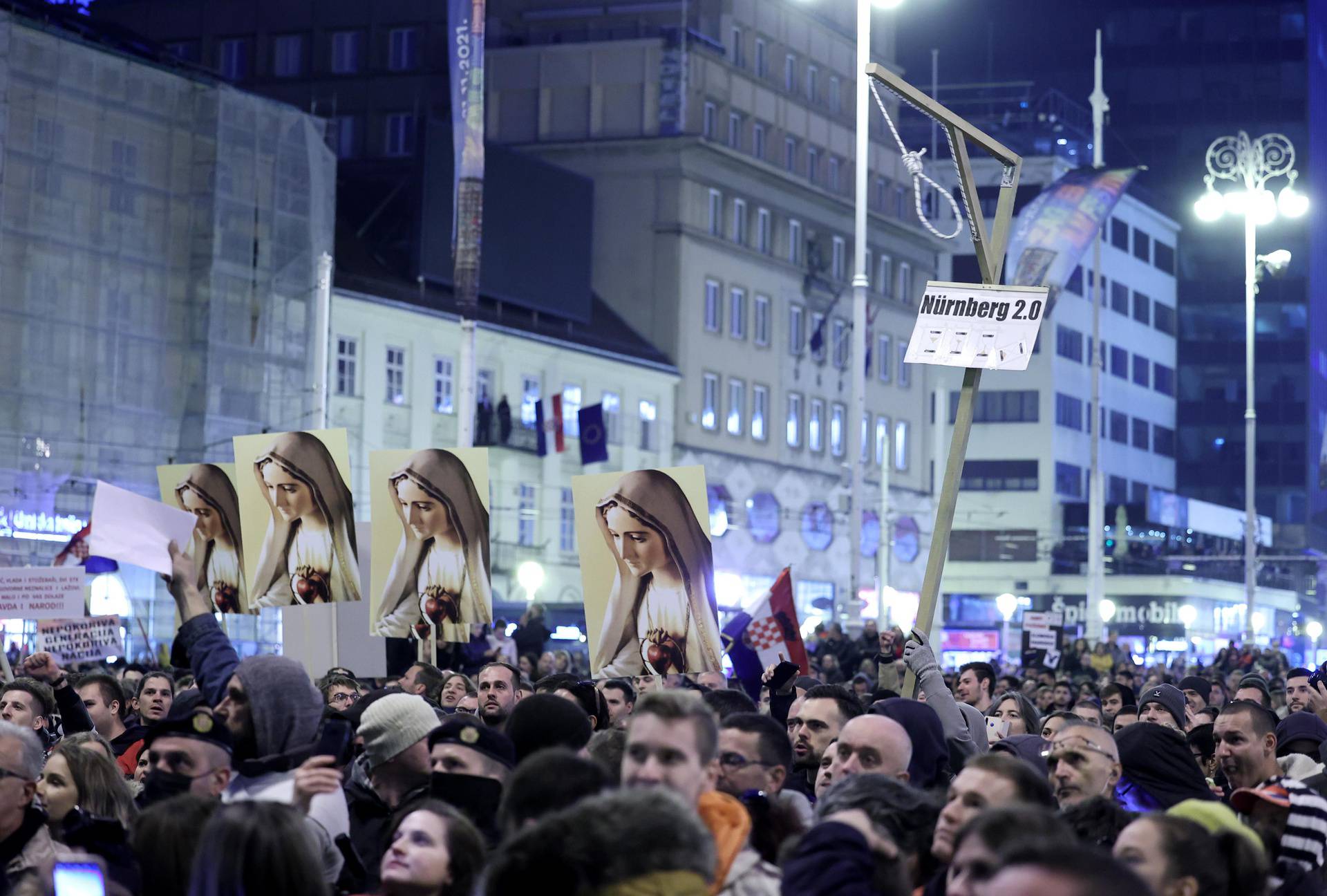 Veliki prosvjed u Zagrebu protiv COVID potvrda okupio tisuće prosvjednika