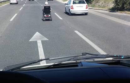 Pravi Alan Ford u Splitu: Jurio kolicima autocestom 10 km/h