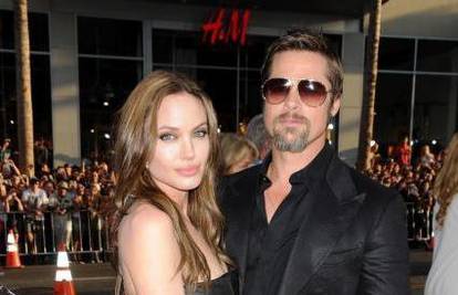 Mršava Angelina zasjenila Pitta na njegovoj premijeri