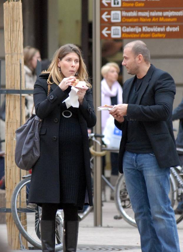 Zagreb: Trudna Jelen Per?in na špici sa suprugom uživala u pala?inkama