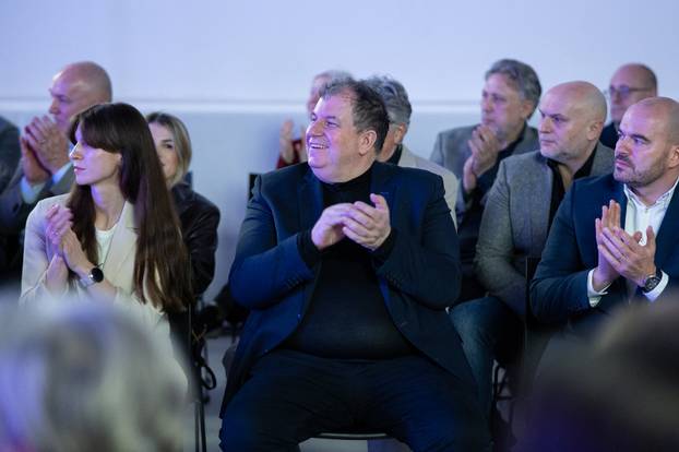 Zagreb: Na modnoj reviji predstavljena zimska olimpijska kolekcija za Zimske olimpijske igre