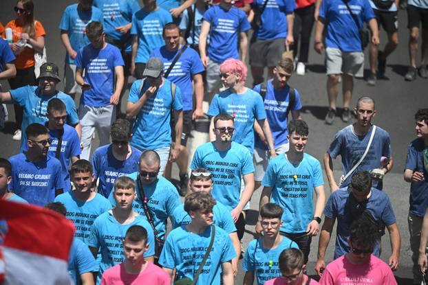 Zagreb: Maturanti krenuli prema Bundeku