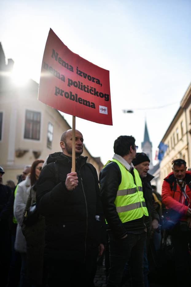 Prosvjed Hrvatskog novinarskog društva protiv tzv. Zakona opasnih namjera
