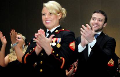 Timberlake održao obećanje: Pratio Kelsey na bal marinaca